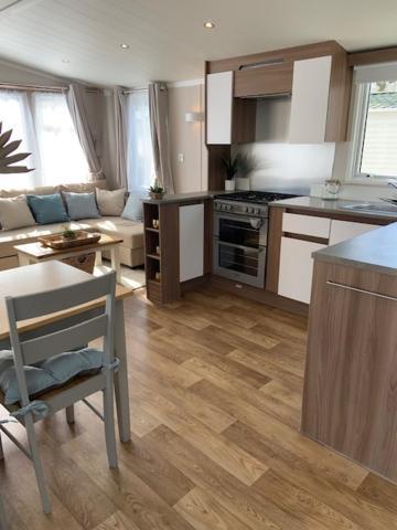Cosy, Coastal Themed Holiday Home, Rockley Park, Poole, Dorset Εξωτερικό φωτογραφία