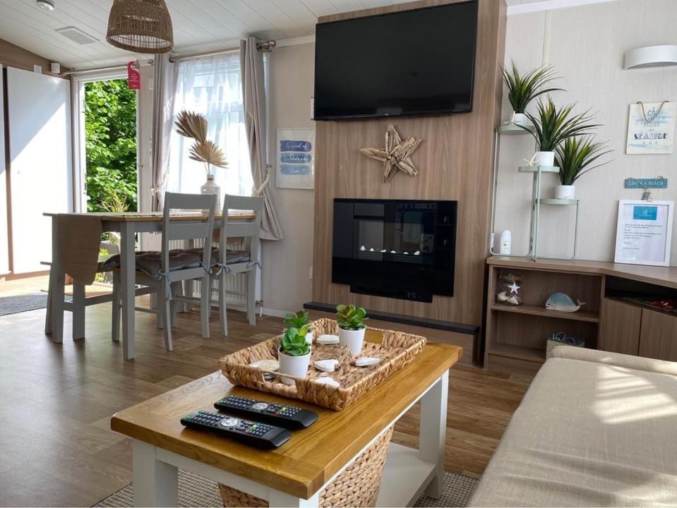Cosy, Coastal Themed Holiday Home, Rockley Park, Poole, Dorset Εξωτερικό φωτογραφία